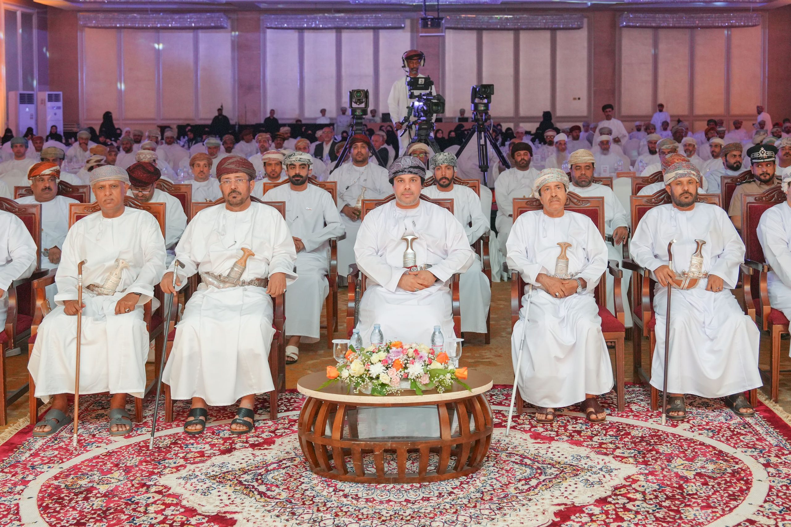 الافتتاح